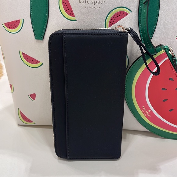 Kate Spade Chelsea Nylon Large Continental Wallet
Color: Black
NWT - Picture 13 of 16